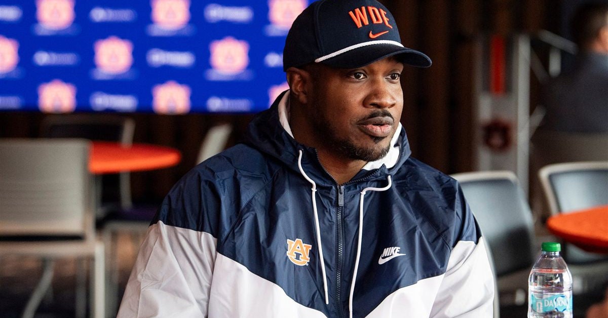 Coach Kodi Burns, WRs interviews from Day 4