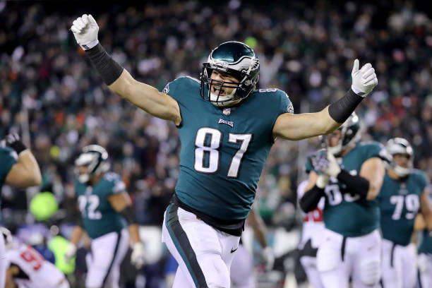 Brent Celek Wants to Keep Playing