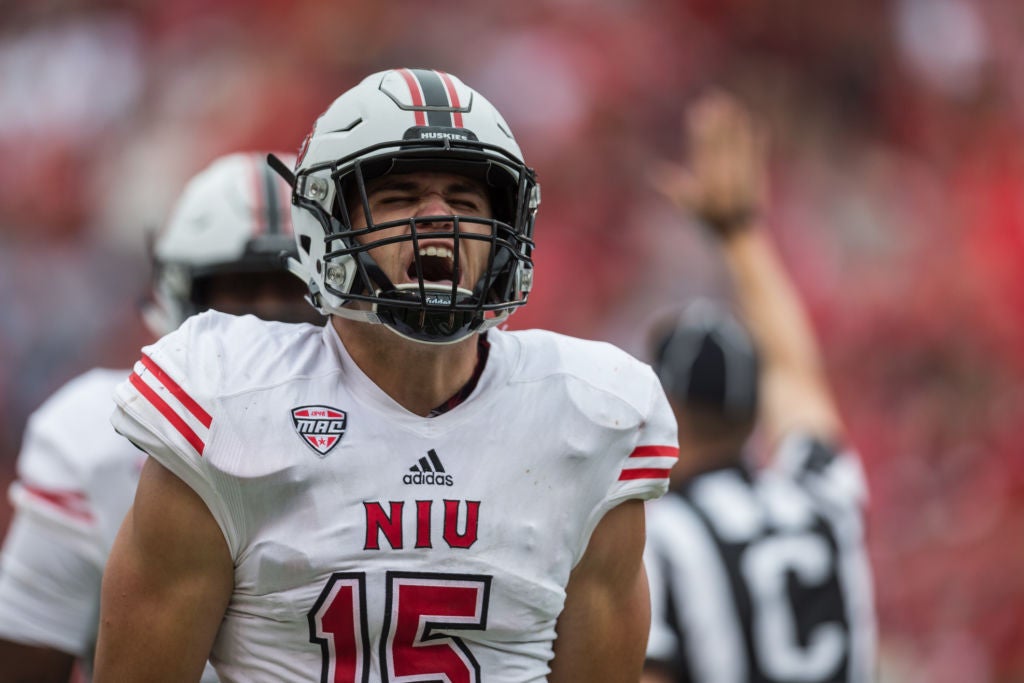 PFF: How Northern Illinois' Sutton Smith shapes up as an undersized pass  rusher - The Athletic