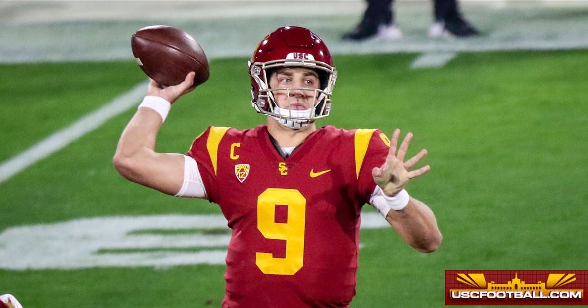 Clay Helton shares an injury update on USC quarterback Kedon Slovis
