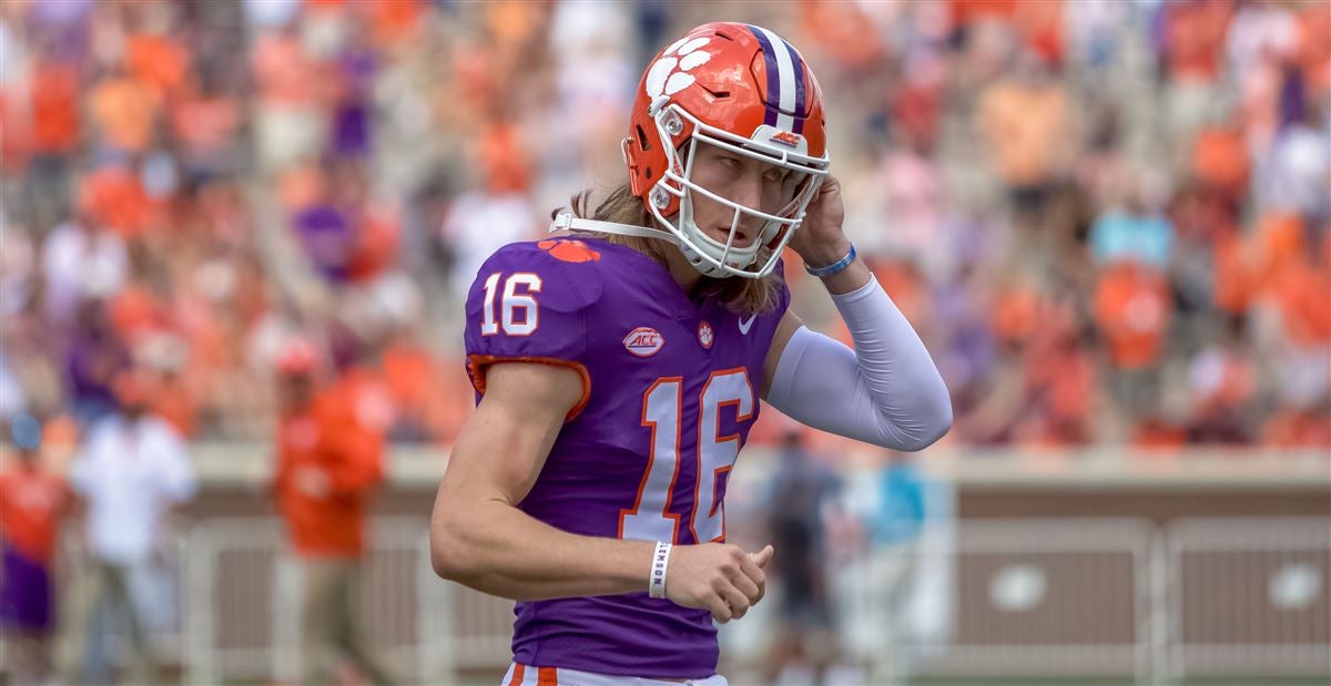 Trevor Lawrence shows off elite arm talent at Clemson spring game