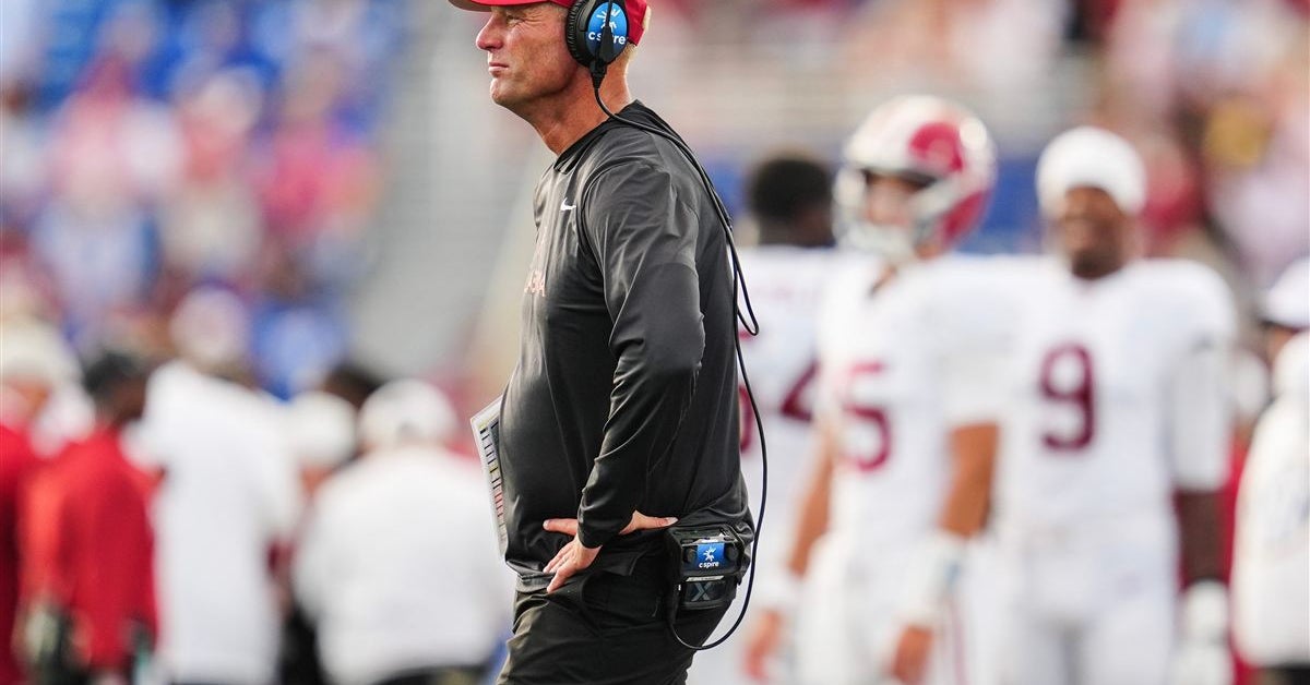 Alabama moves up in poll after road win over Kentucky