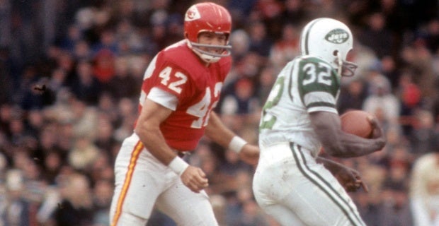 Chiefs great Johnny Robinson named Hall of Fame senior finalist