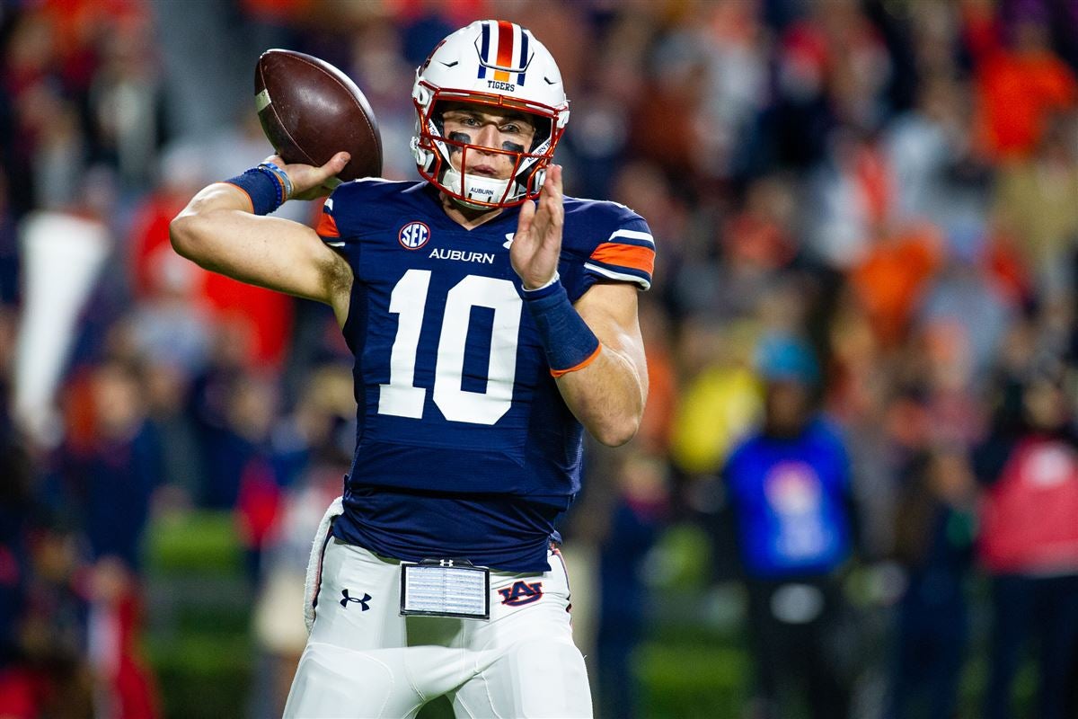 Auburn football: Dan Lanning reveals Bo Nix's future plans