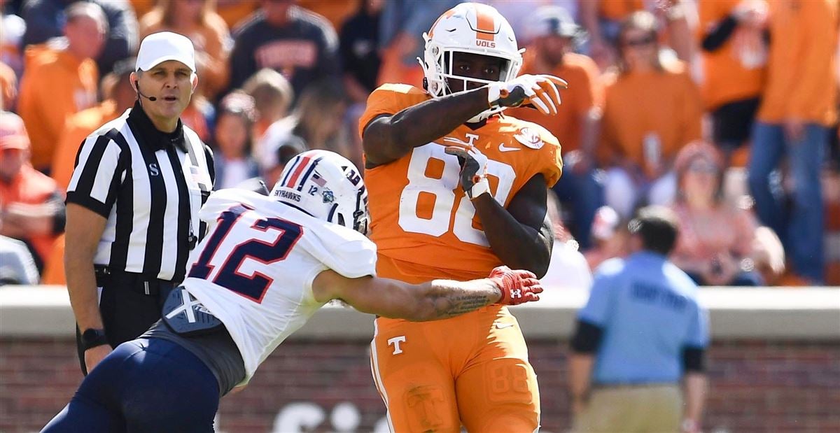 See Tennessee football TE Princeton Fant throw TD pass to Jalin Hyatt