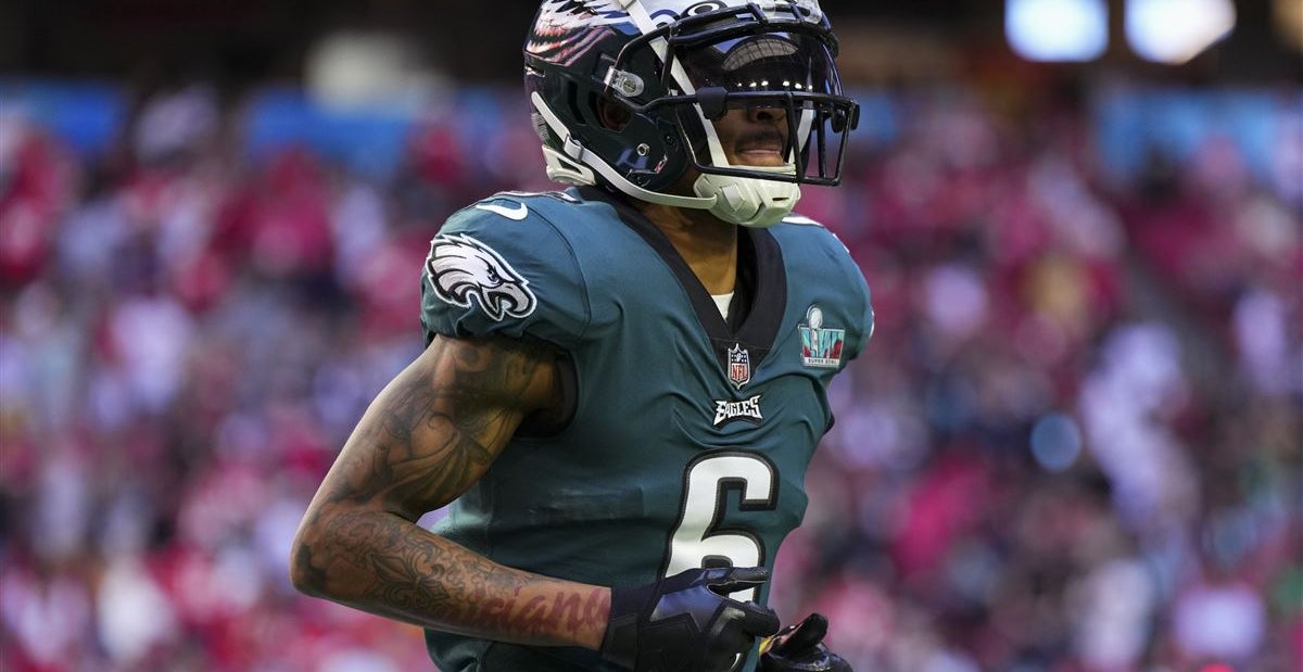 DeVonta Smith makes no excuses for late-game drop that prevented Eagles