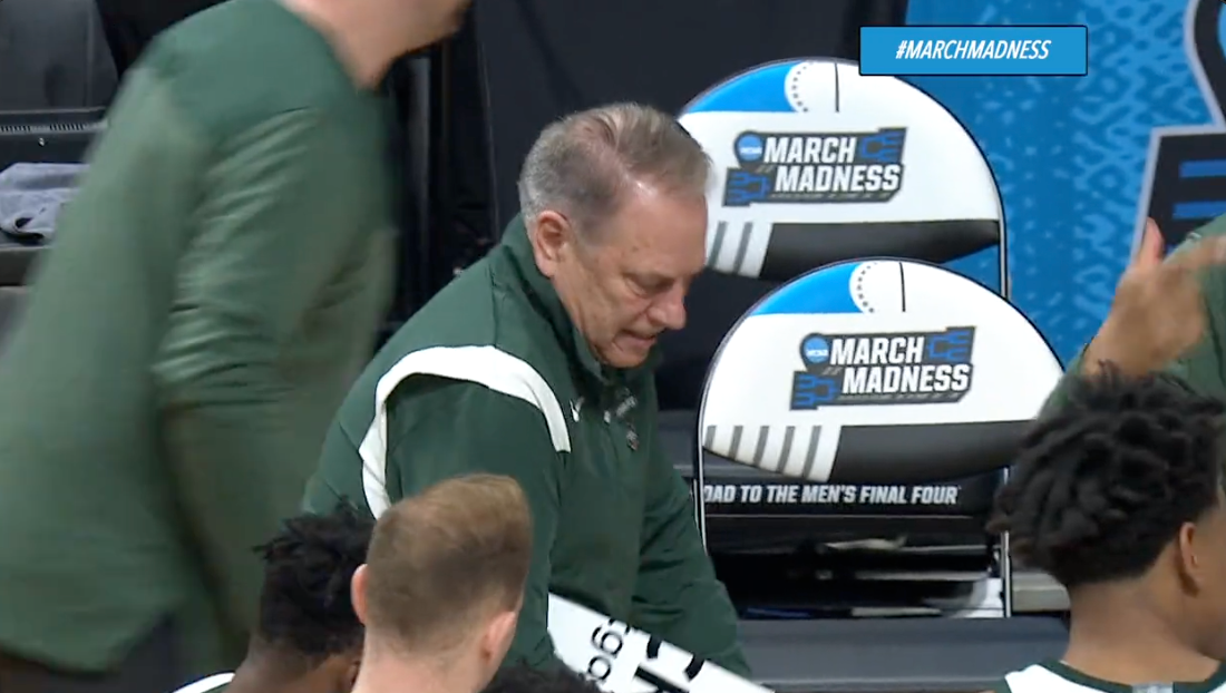 March Madness 2023: Tom Izzo Snaps Clipboard During Michigan State's ...