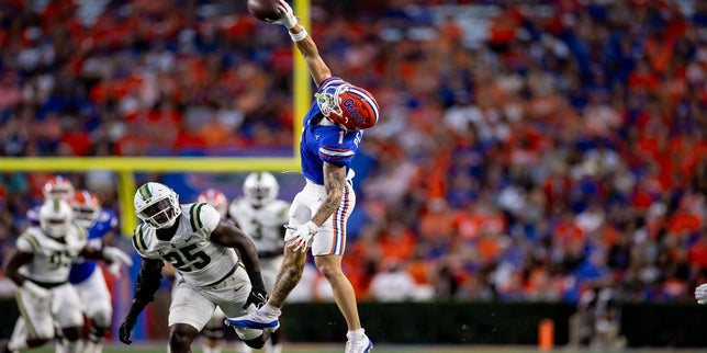 Florida Football: CBS Sports' expert picks nearly split on Gators-Vols