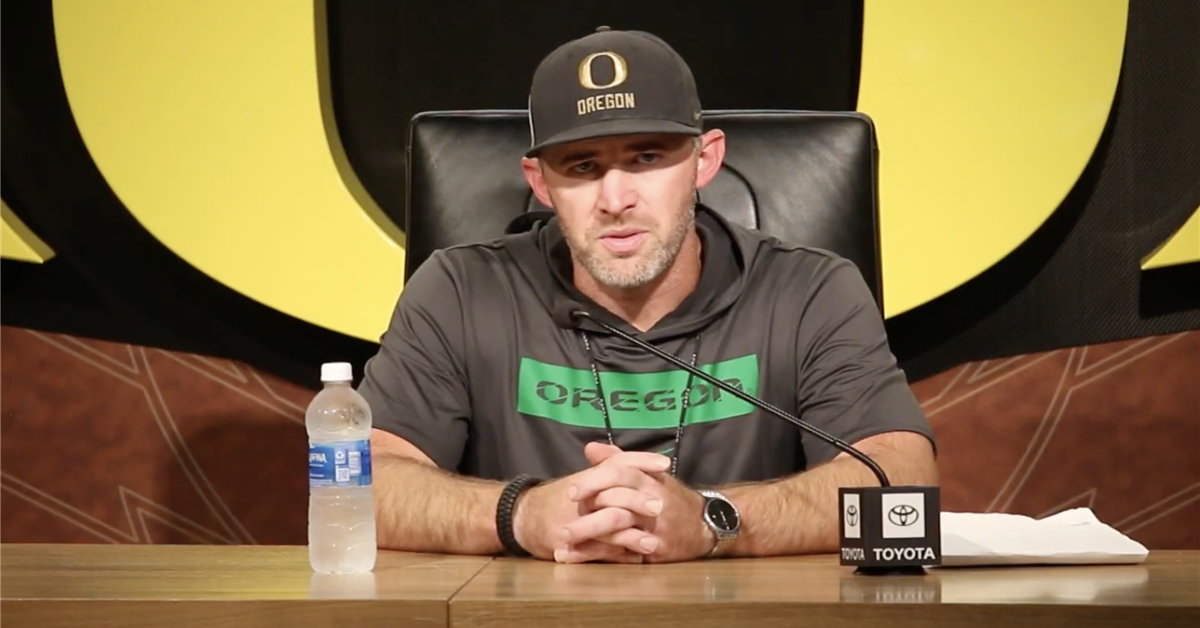 Oregon football notebook: Drew Mehringer's ideas board, freshmen readiness and Poncho's mentorship
