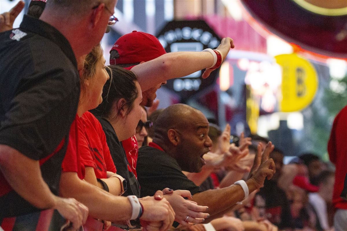 Donovan Mitchell, Darrell Griffith Surprise Louisville Fans, Judge