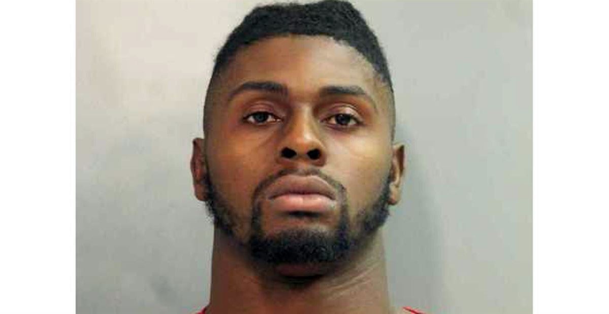 Report Arkansas LB Walker arrested on gun, drug charges