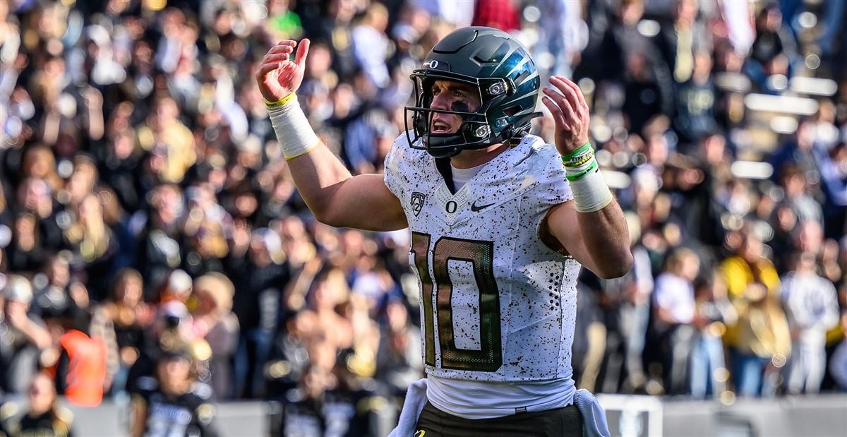 Bo Nix throws 4 TD passes to lead No. 9 Oregon past Stanford 42-6