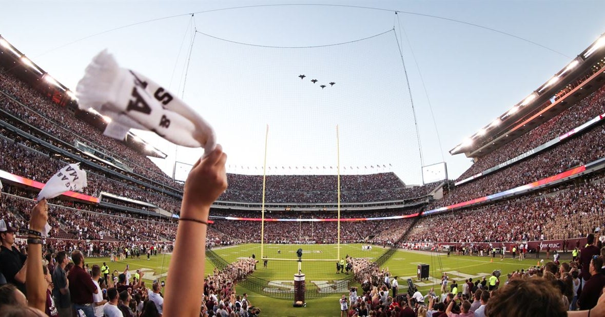 WATCH Four fighter jets take part in Texas A&M vs. Alabama Kyle Field