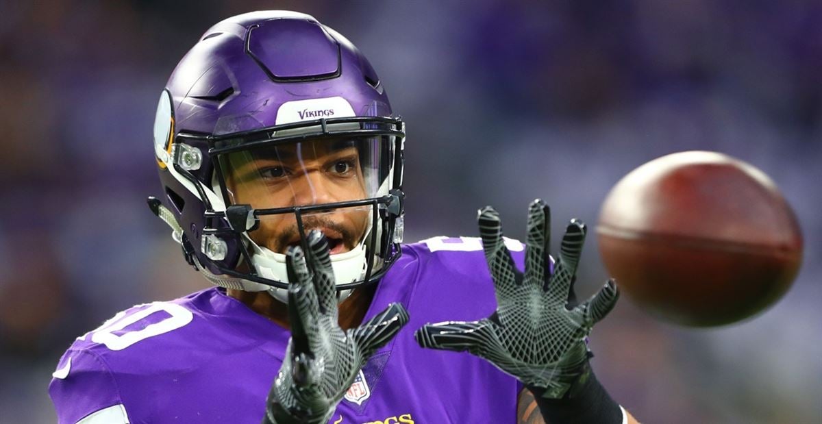 Minnesota Vikings linebacker Eric Wilson takes part in drills during the  NFL football team's training camp Friday, July 26, 2019, in Eagan, Minn.  (AP Photo/Jim Mone Stock Photo - Alamy