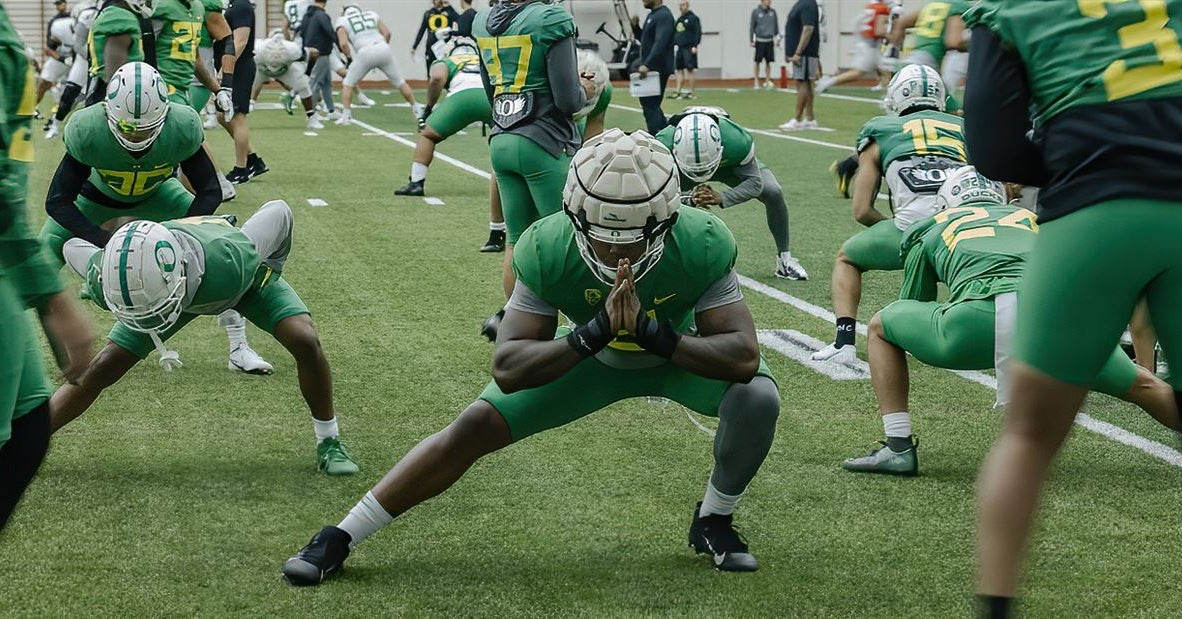 How Oregon's DL room stacks up as recruits