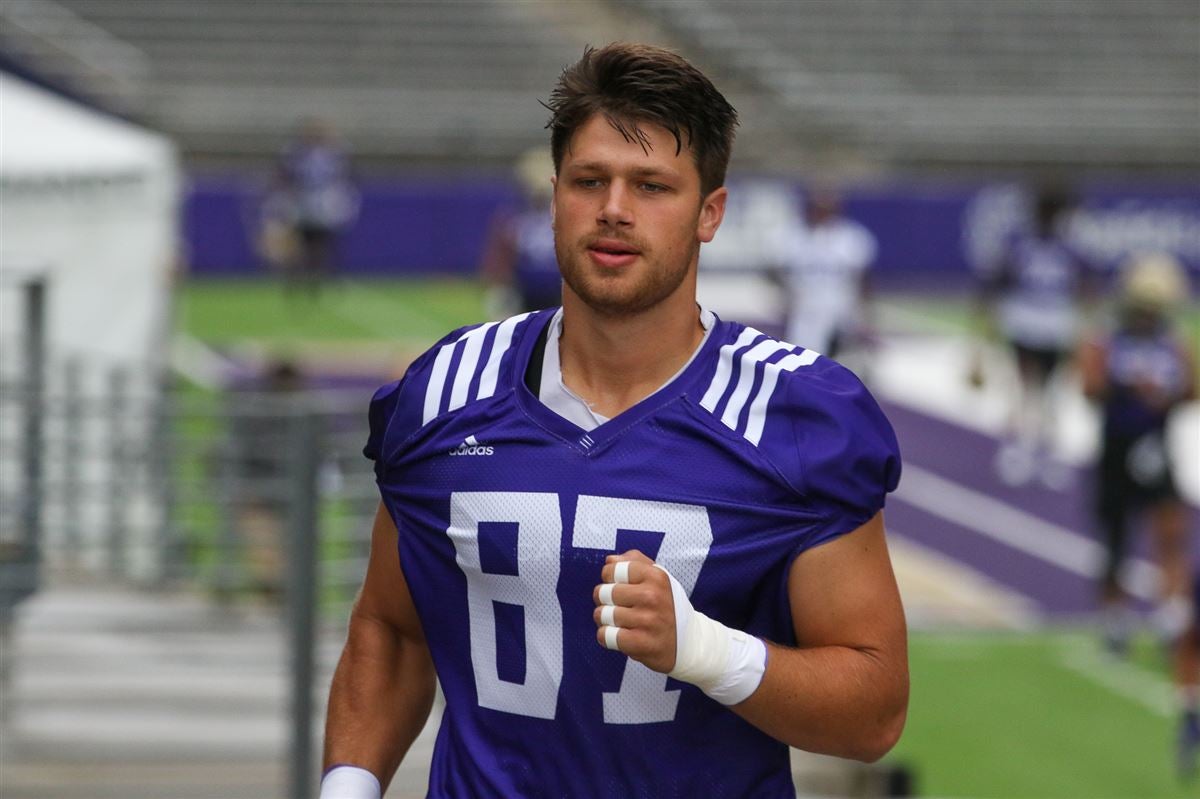 UW tight end, Tumwater product Cade Otton drafted by Tampa Bay