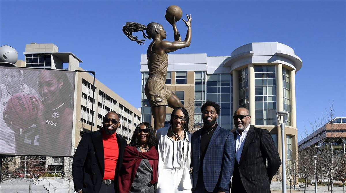 Columbia SC Dawn Staley USC women's basketball statue planned