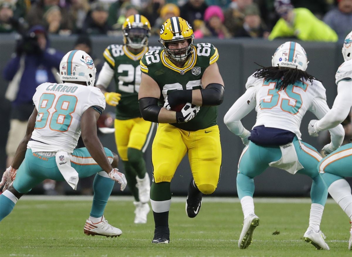 Jones helps Packers run away for 31-12 win over Dolphins