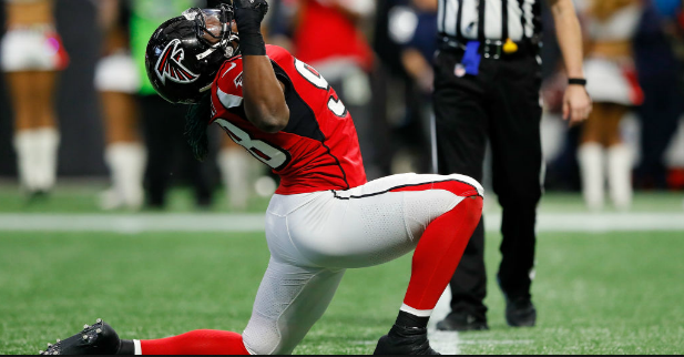 Houston, TX, USA. 9th Jan, 2022. Tennessee Titans wide receiver Julio Jones  (2) makes a touchdown catch while being defended by Houston Texans free  safety Terrence Brooks (8) during the 4th quarter