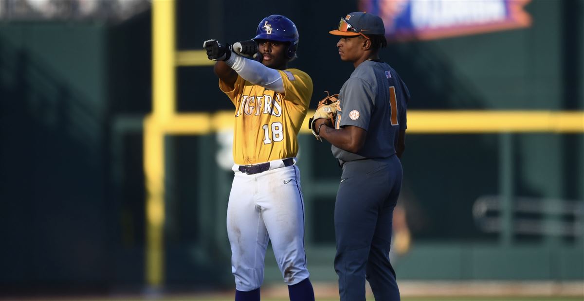 Tennessee baseball falls to LSU 5-0, season ends in CWS