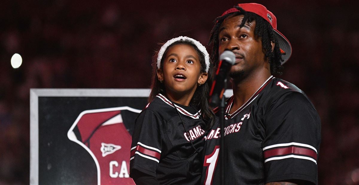 Watch as Alshon Jeffery's jersey is retired at Williams-Brice