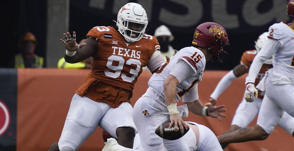 T'Vondre Sweat - Football - University of Texas Athletics