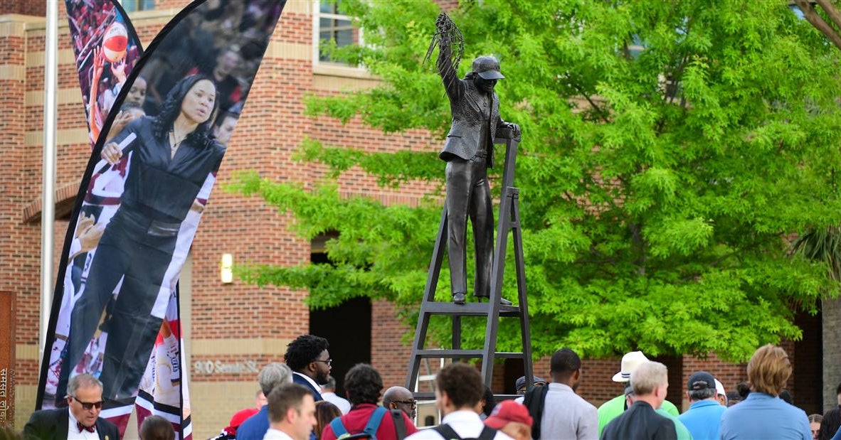 IN PHOTOS: Staley honored with statue in Columbia