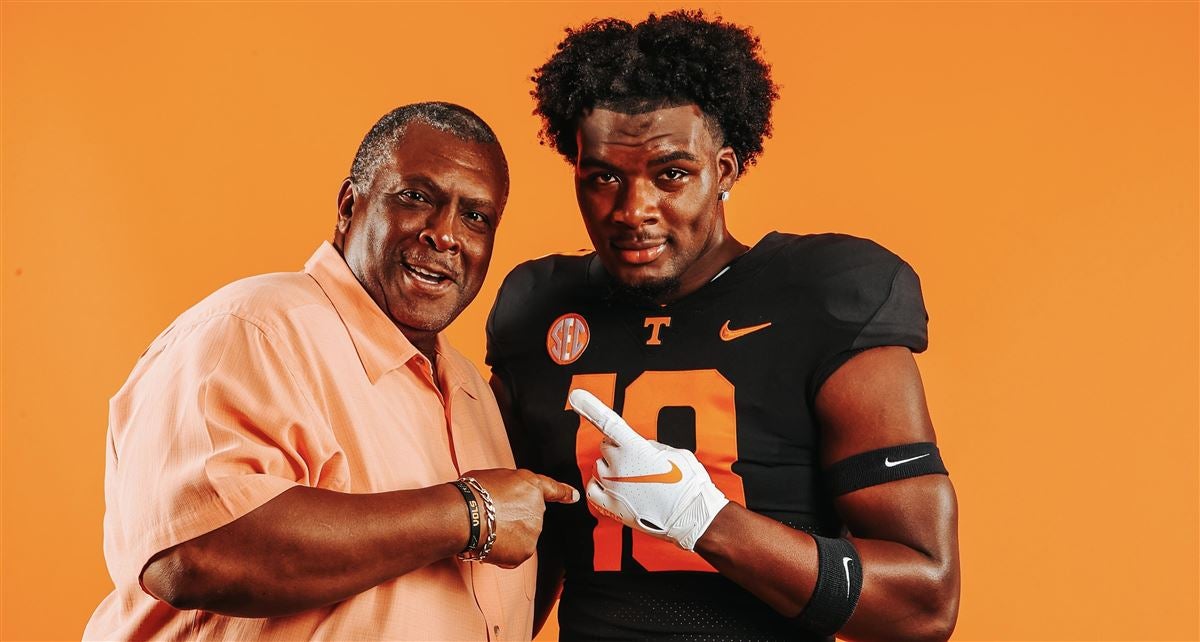 Georgia defensive lineman Tyree Weathersby signs with Vols - Vimarsana News