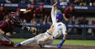 Florida outfielder Ty Evans likely suffers broken wrist