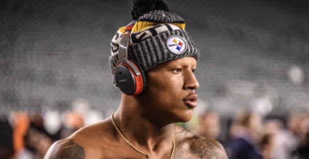 Steelers' Shazier warms up shirtless in subfreezing temperatures