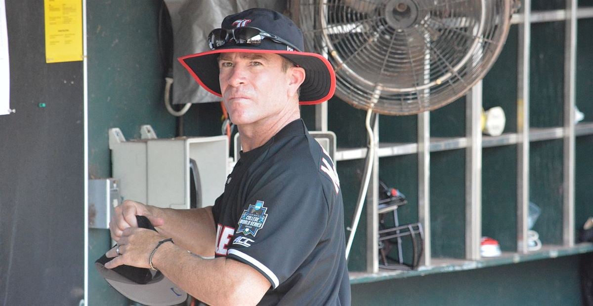 Louisville baseball's Dan McDonnell not looking despite rumors