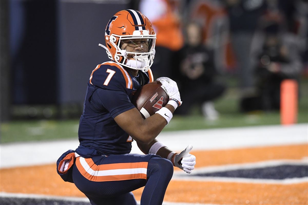 Illinois spring football: Highlighting one intriguing Illini player at ...