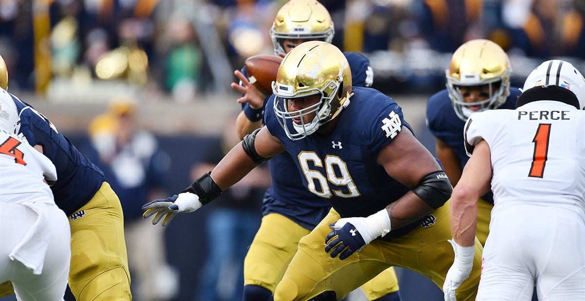 Golden Nuggets: Notre Dame's offensive coordinator called Aaron Banks one  of the best screen offensive linemen he's ever seen - Niners Nation