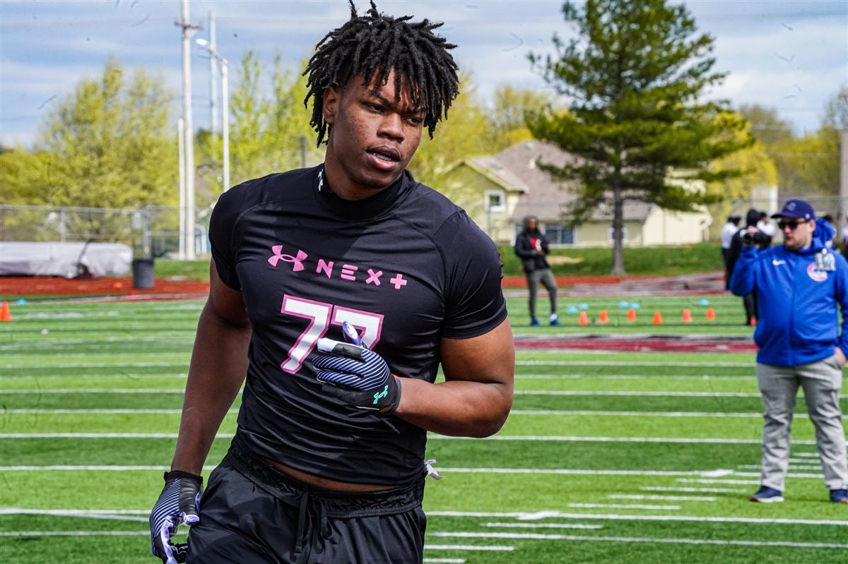 Five-star DL Williams Nwaneri gives highlights from his Texas A&M visit