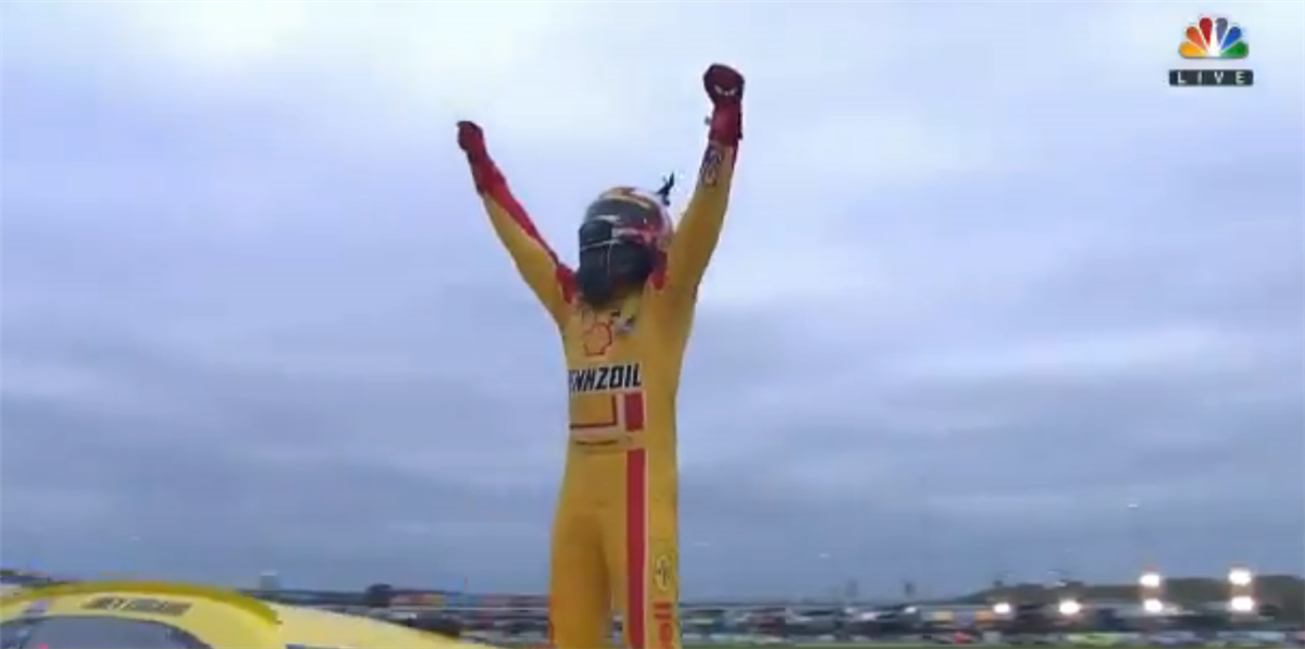 Joey Logano Holds Off Kevin Harvick To Advance To Championship 4