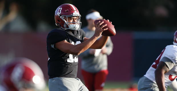 Tua Tagovailoas Ankle Feeling Good As Alabama Arrives In Miami