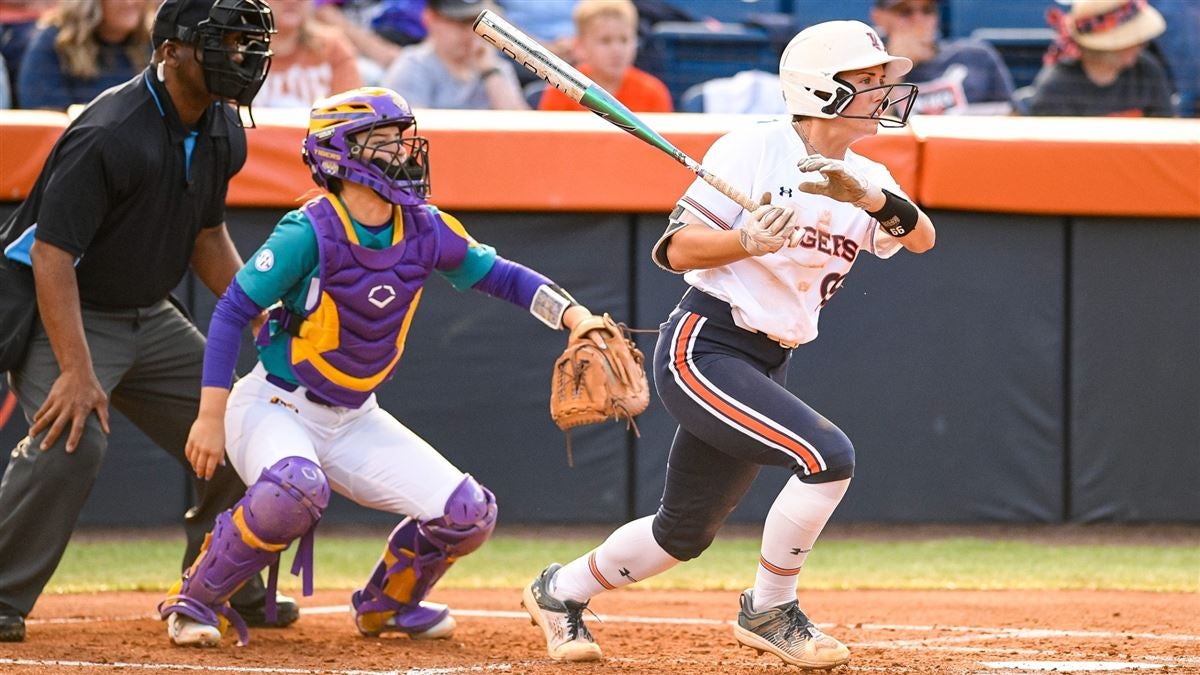 Auburn splits doubleheader against Aggies - Auburn University