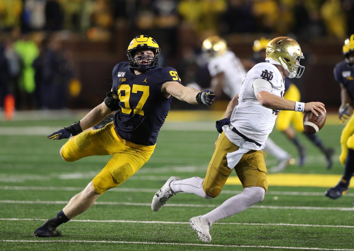 PFF College on X: Aidan Hutchinson: Most sacks in season by any Michigan  defender, ever (13) @UMichFootball  / X