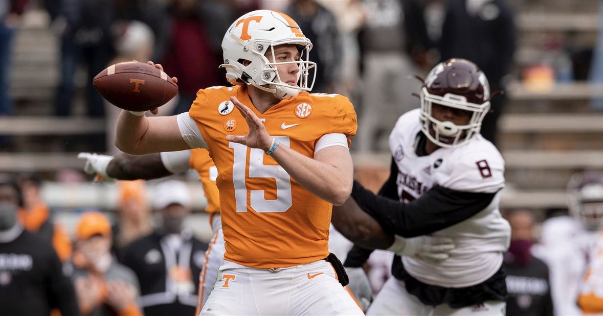 Tennessee football transfer QB Harrison Bailey commits to UNLV