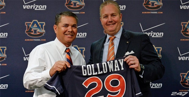 Auburn hires Oklahoma's Sunny Golloway as baseball coach