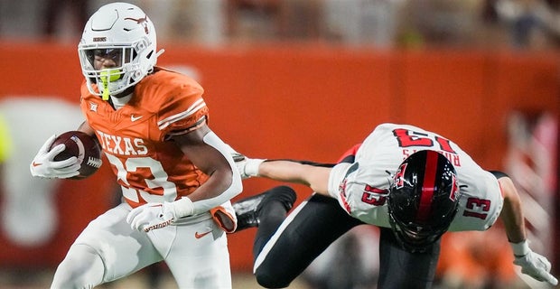 Texas football: Bijan Robinson's leadership praised by Kirk Herbstreit, RB given 'Ultimate Herbie' award