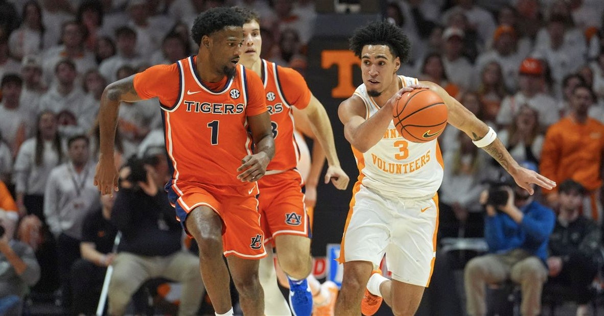 Tennessee basketball re-enters AP Poll amid three-game winning streak