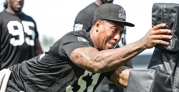 No f---ing way': Raiders players Bruce Irvin, Derek Carr react to Khalil  Mack trade