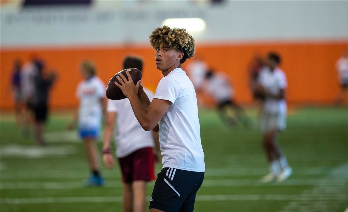 Prolific 2026 QB Julian Lewis offered by Lincoln Riley during visit to USC