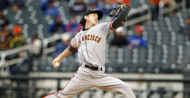 Giants reward Lincecum