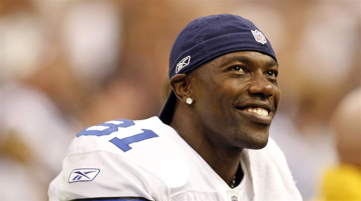 Fed up Terrell Owens will be playing basketball in LA, not waiting for Hall  call