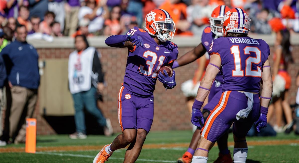 Lee's Summit West star Mario Goodrich signs with Clemson