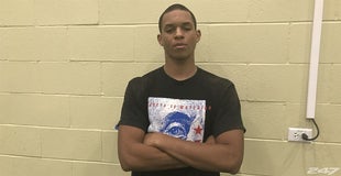 Four-star DE Zach Williams commits to home-state Razorbacks Four-star DE Zach Williams commits to home-state Razorbacks