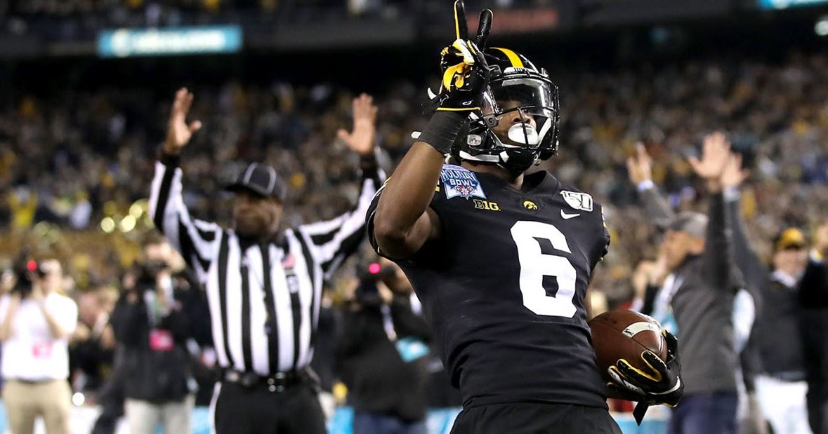 Media reacts to Iowa beating USC in Holiday Bowl