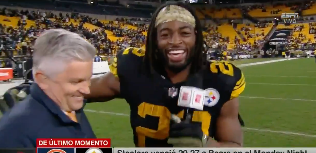 Steelers' Najee Harris sings Control's “Tao, Tao” in MNF postgame